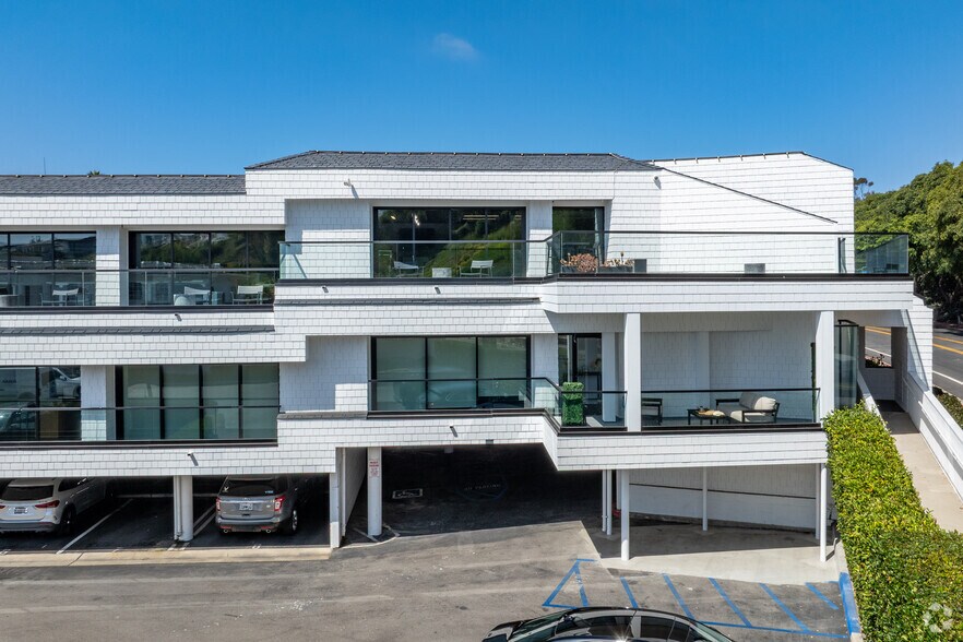 More Photos Of 1111 Bayside Dr, Corona Del Mar Office For Lease