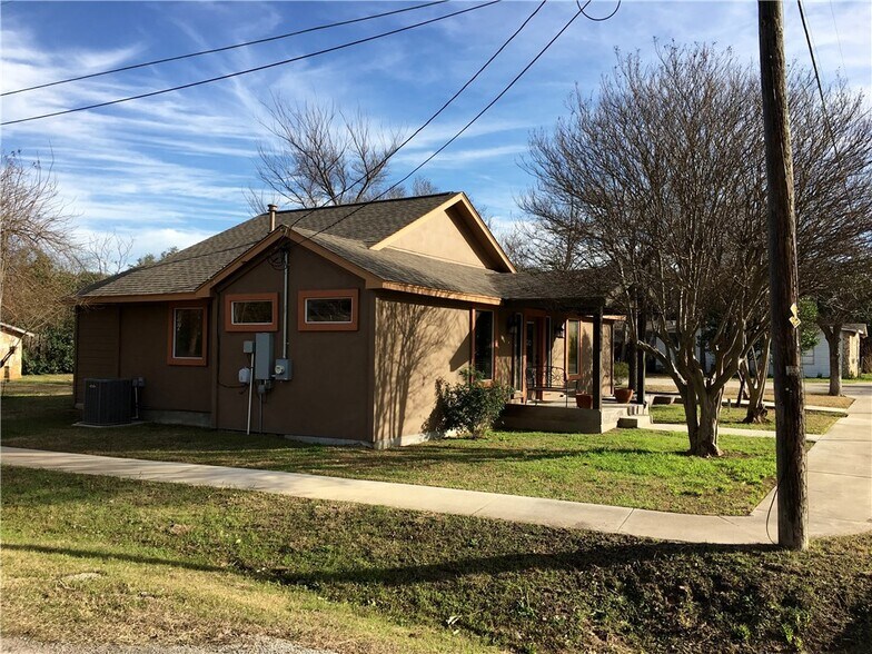 More Photos Of 302 E Milam St, Round Rock Office For Lease