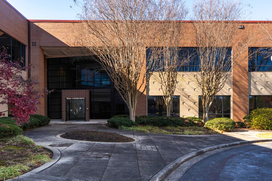 More Photos Of 2500 Corporate Dr, Birmingham Office For Sale