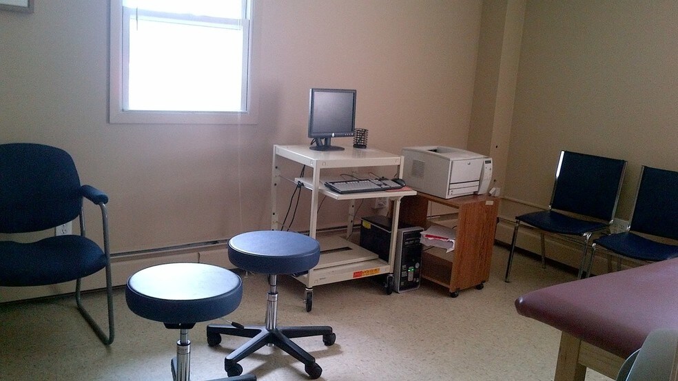 More Photos Of 393 Sunrise Hwy, West Babylon Medical For Lease