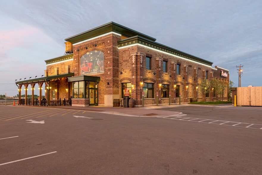 Primary Photo Of 8450 Hudson Rd, Woodbury Restaurant For Sale