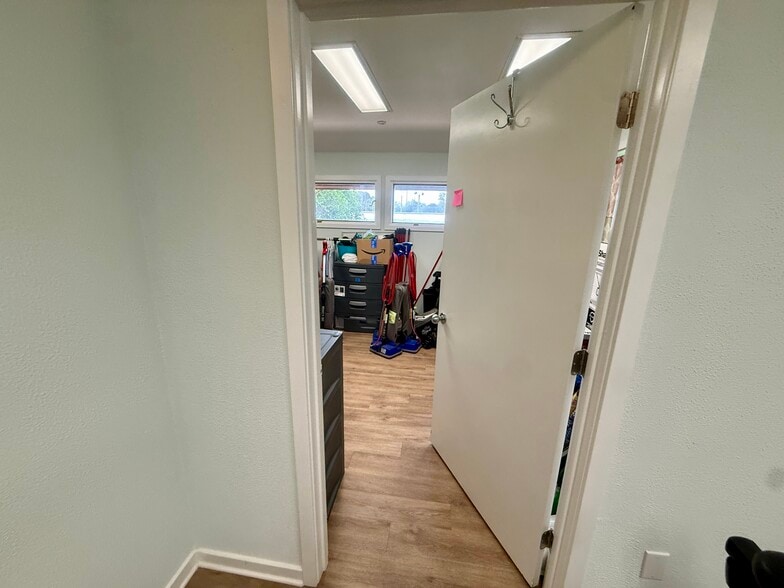 More Photos Of 1411 S 14th St, Fernandina Beach Office For Lease