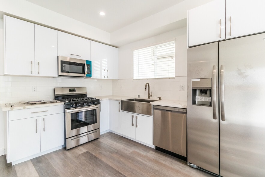 More Photos Of 1818 Thurman Ave, Los Angeles Apartments For Sale