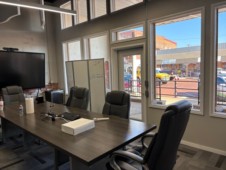 More Photos Of 111 N 4th St, Wills Point Freestanding For Sale