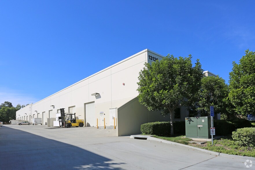 More Photos Of 13125 Danielson St, Poway Service For Lease