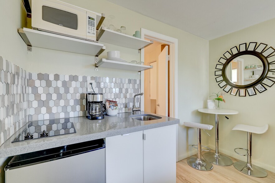 More Photos Of 1100 NE 18th Ct, Fort Lauderdale Apartments For Sale