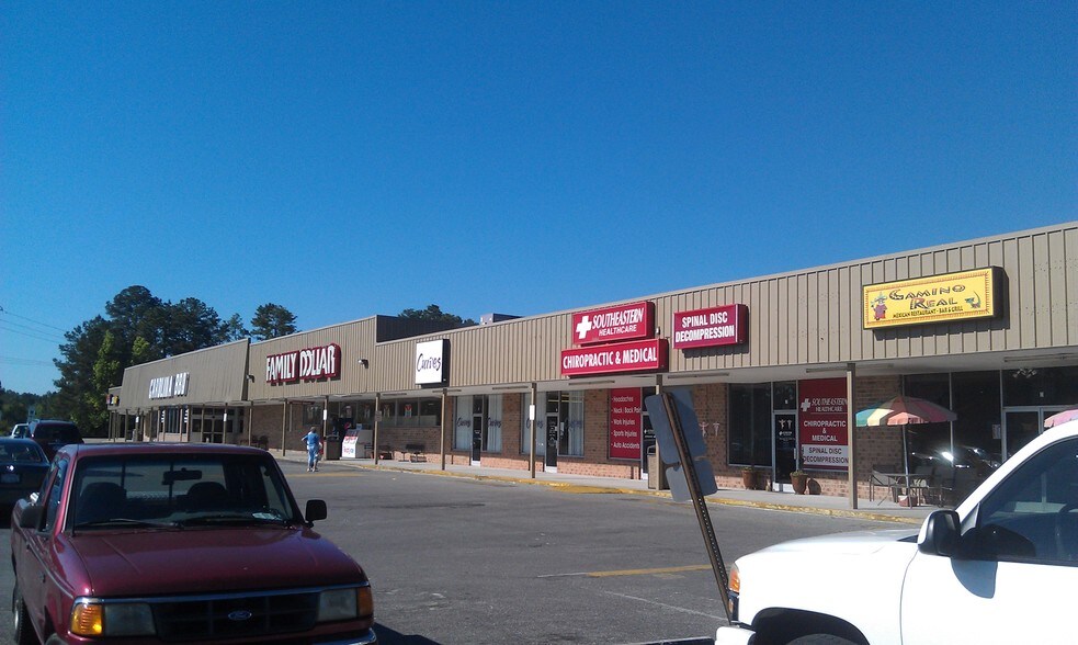 More Photos Of 2307 N College Rd, Wilmington Unknown For Lease