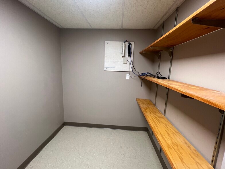 More Photos Of 1380-1398 Main St, Springfield Office For Lease