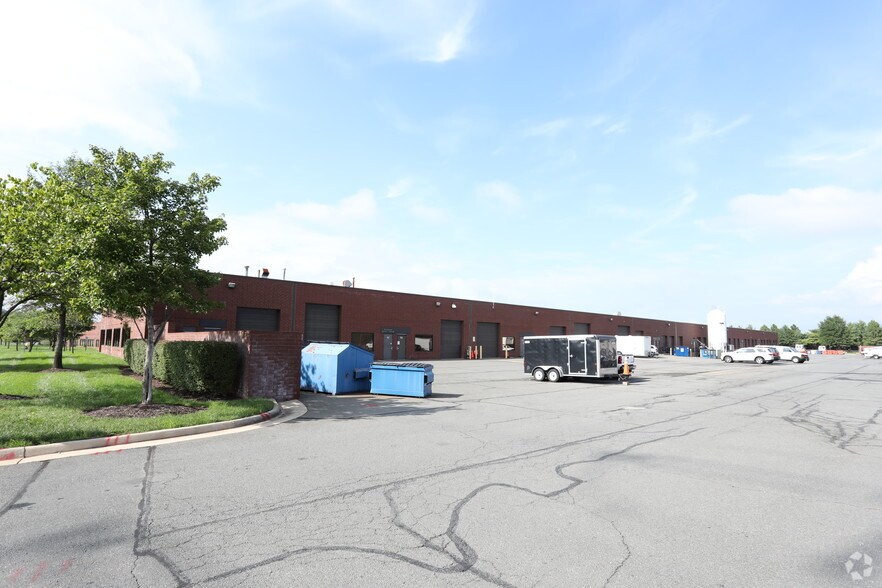 More Photos Of 44190 Waxpool Rd, Ashburn Unknown For Lease