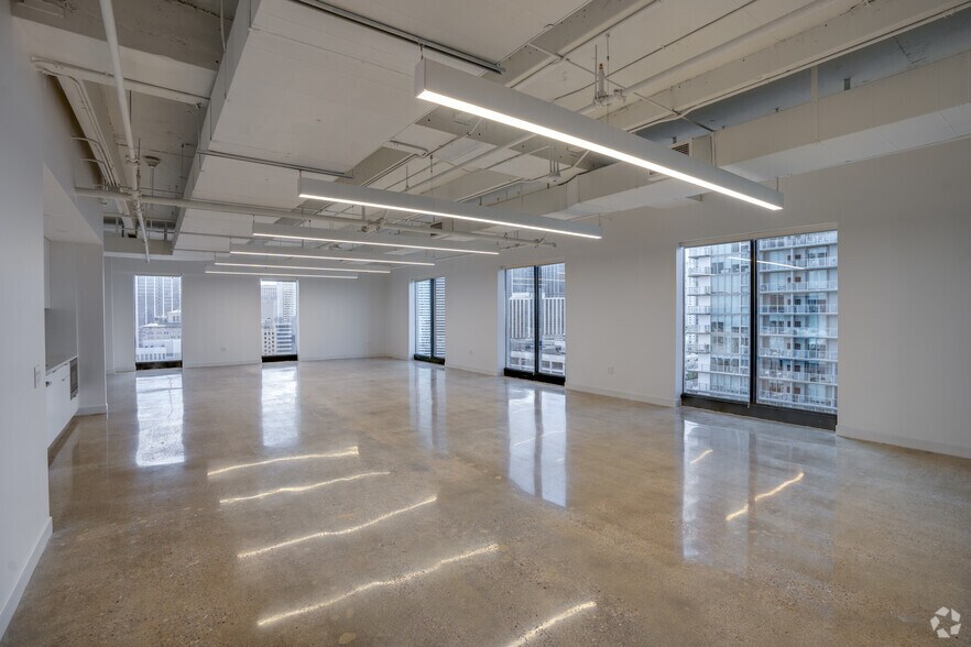 More Photos Of 44 W Flagler St, Miami Office For Lease