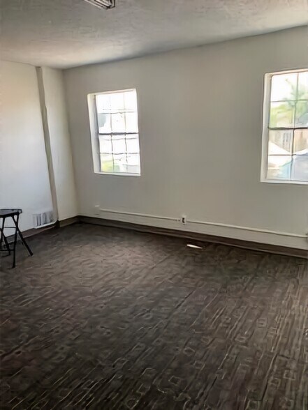 More Photos Of 2048-2050 W Florence Ave, Los Angeles Office For Sale