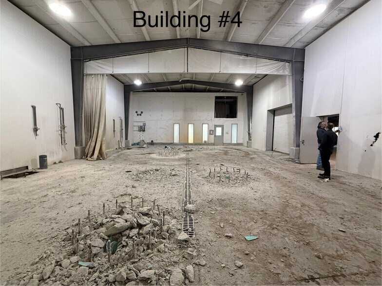 More Photos Of 333 Atlas Ave, Madison Warehouse For Lease