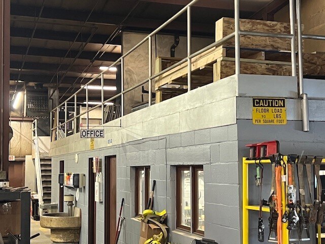 More Photos Of 101 E Chestnut St, Chilton Industrial For Sale