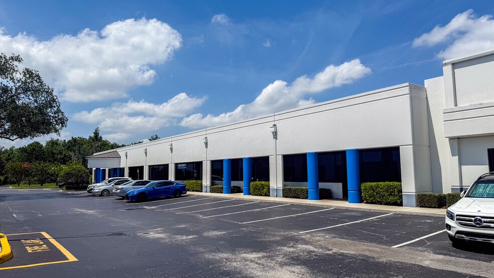 More Photos Of 5776 Hoffner Ave, Orlando Unknown For Lease