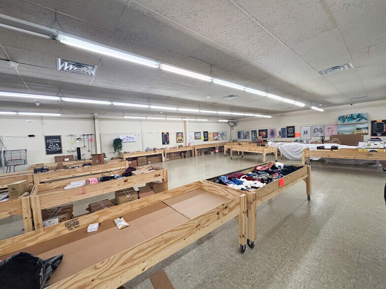 More Photos Of 304 E Jackson St, Willard Unknown For Lease