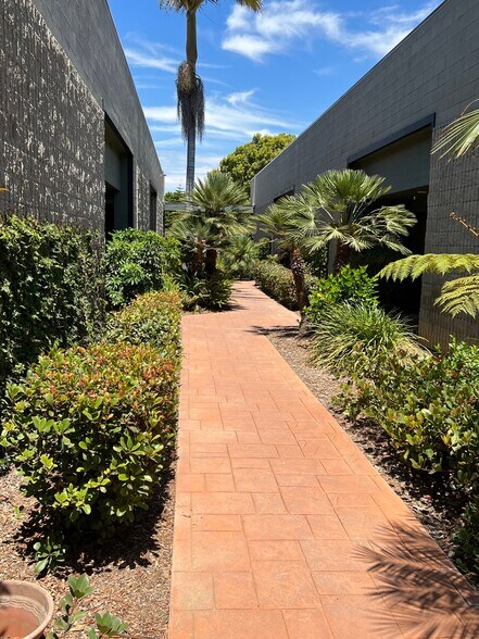 More Photos Of 4848 Colt St, Ventura Manufacturing For Sale