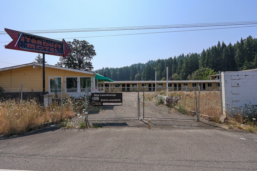 More Photos Of 455 Bear Creek Rd, Cottage Grove Hotel For Sale