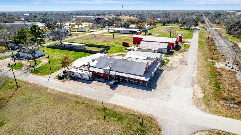 More Photos Of 321 Kolle Road, Inez General Retail For Sale