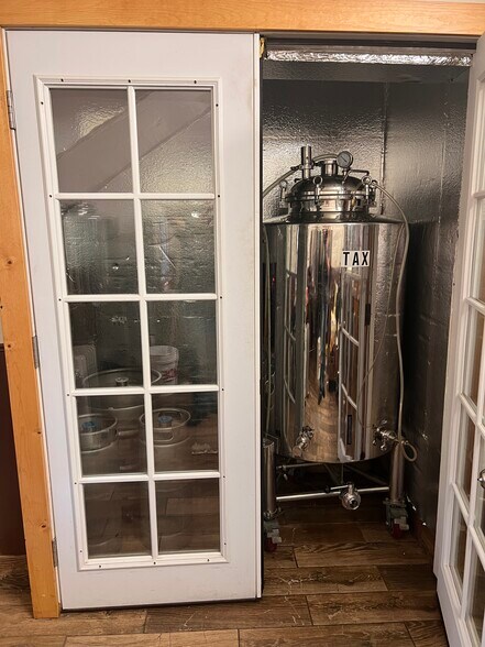 More Photos Of 963 3rd St, South Lake Tahoe Office Residential For Sale