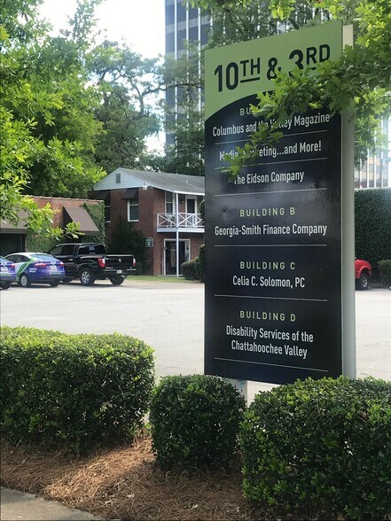 More Photos Of 214 1/2 10th St, Columbus Office Residential For Lease