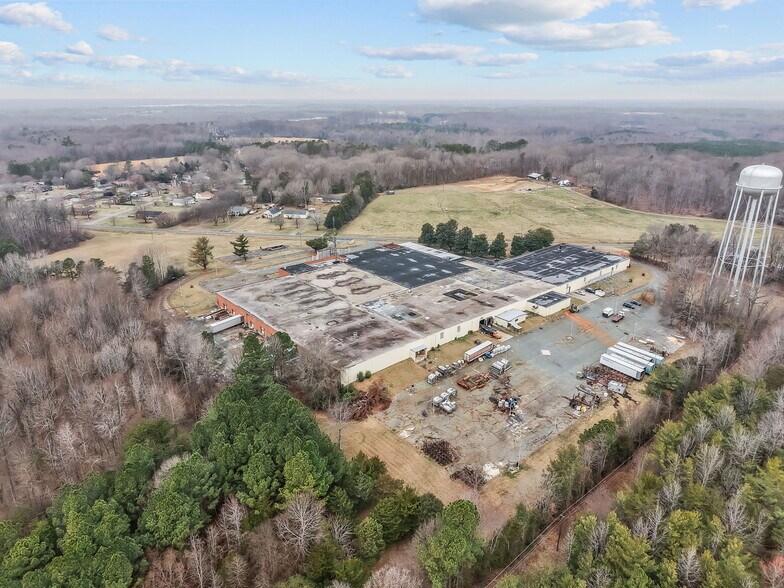 More Photos Of 1000 E Butler Ave, Liberty Manufacturing For Sale