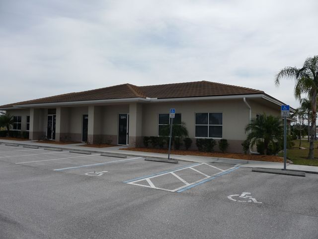 More Photos Of 5200-5204 Paylor Ln, Lakewood Ranch Office For Sale