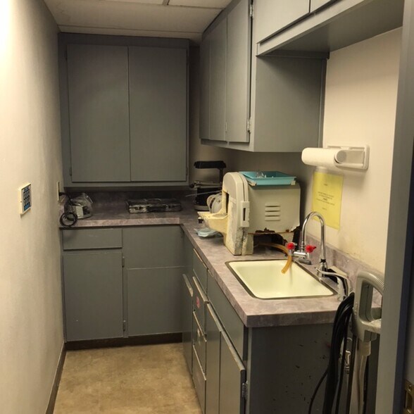 More Photos Of 1235 W Vista Way, Vista Medical For Lease