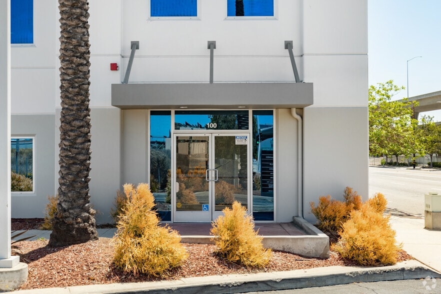 More Photos Of 5353 W Imperial Hwy, Los Angeles Distribution For Lease