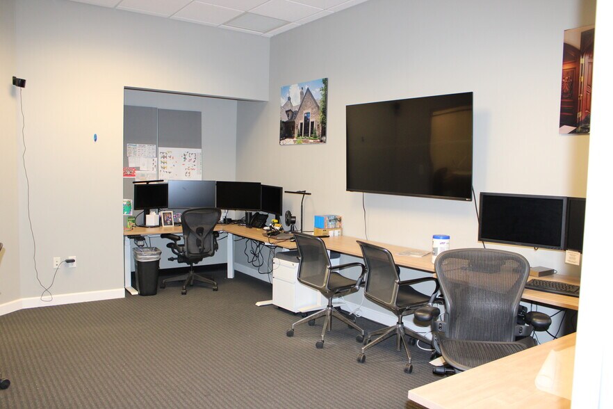 More Photos Of 3515 W 75th St, Prairie Village Office For Lease