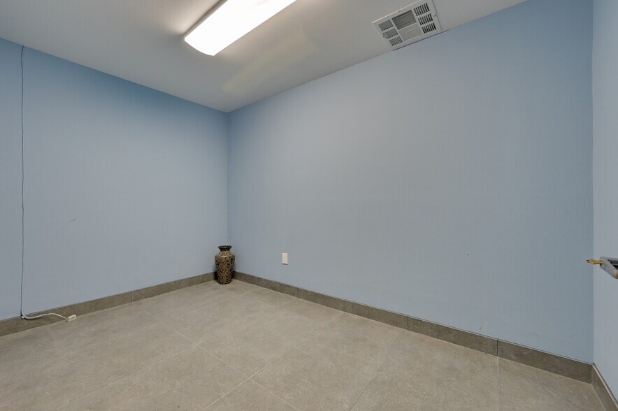 More Photos Of 5190 Arville St, Las Vegas Manufacturing For Sale