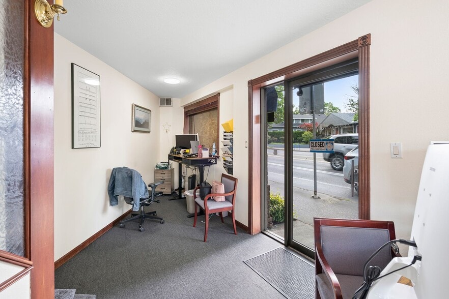 More Photos Of 4515 NE Sandy Blvd, Portland Loft Creative Space For Sale