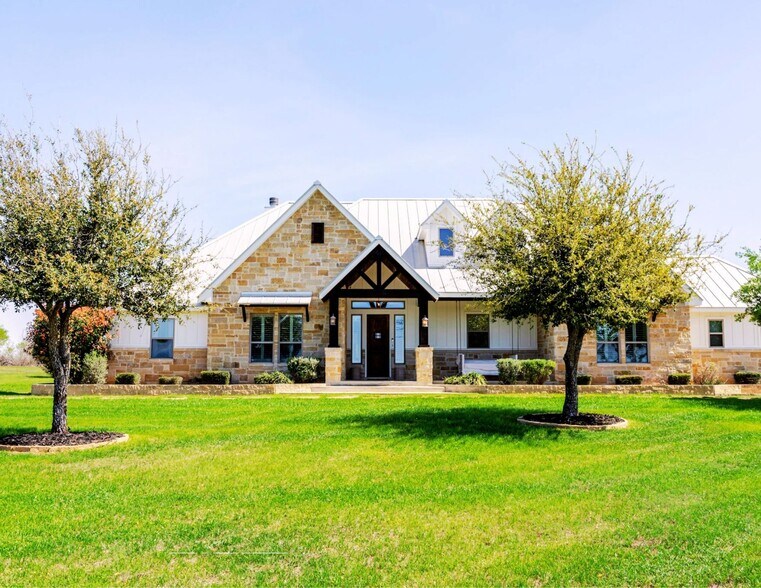 More Photos Of 1980 County Road 361, La Vernia Land For Sale