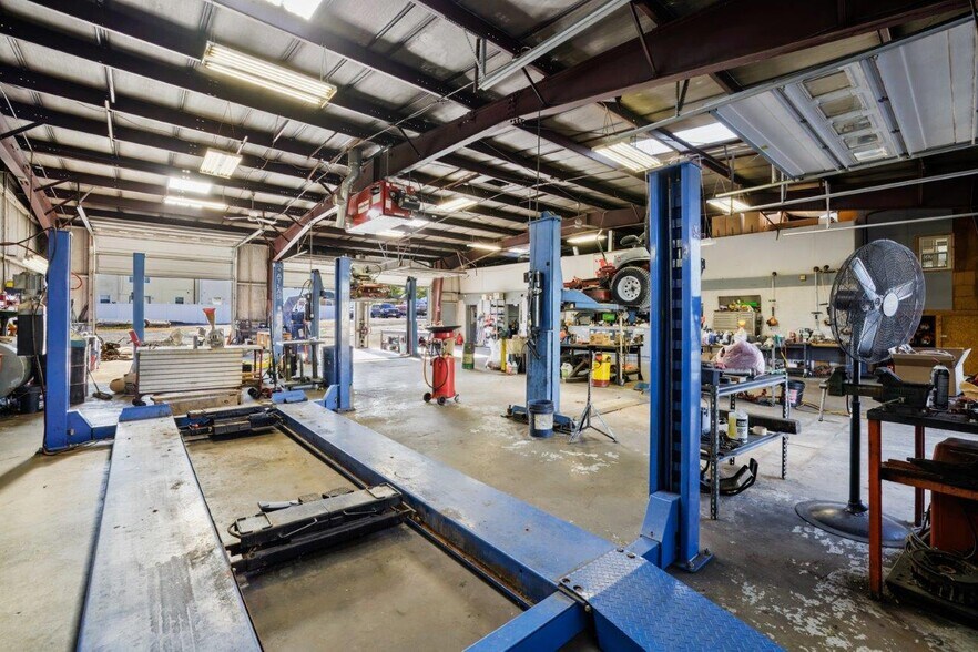 More Photos Of 9800 S Congress St, New Market Auto Repair For Sale