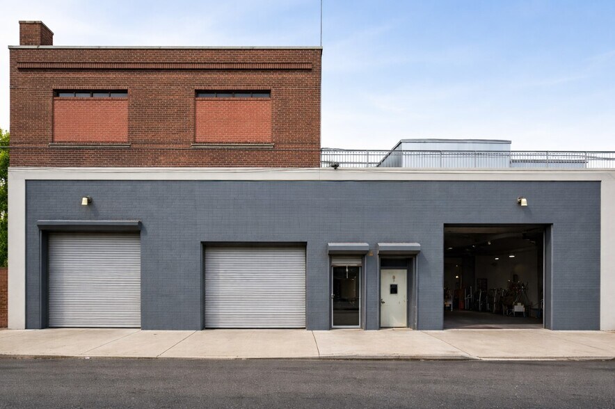 Primary Photo Of 525 Tiffany St, Bronx Manufacturing For Lease