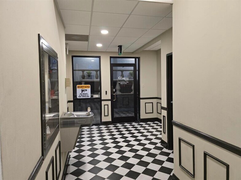 More Photos Of 109 N Main St, Memphis Apartments For Lease
