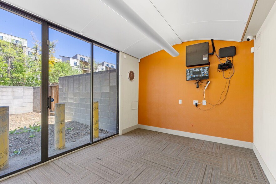 More Photos Of 2336 Pearl St, Boulder Office For Lease
