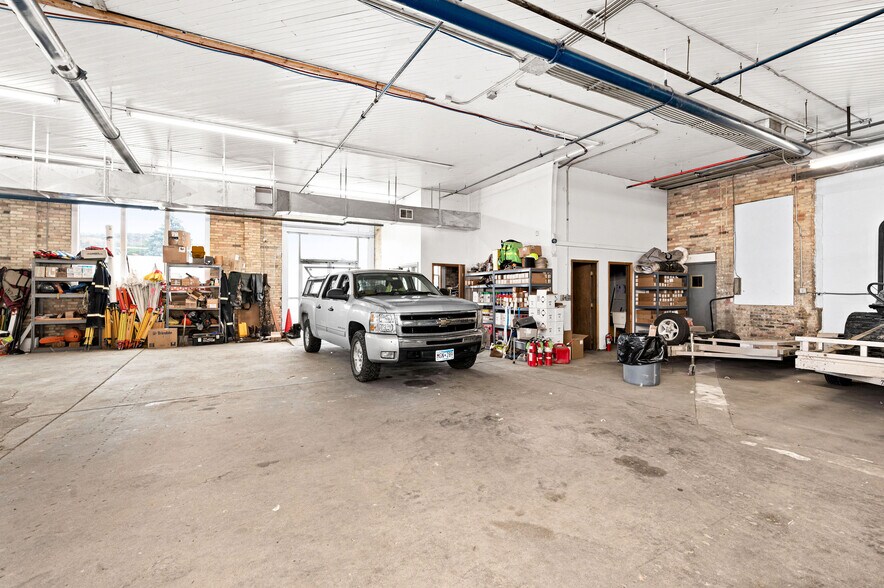 More Photos Of 350 Garfield Ave, Duluth Warehouse For Lease