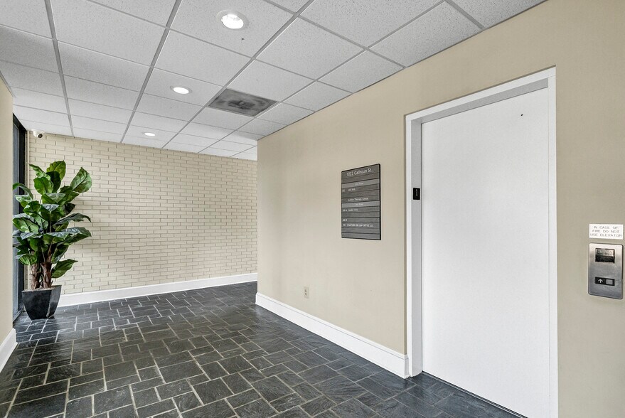 More Photos Of 1022 Calhoun St, Columbia Medical For Sale