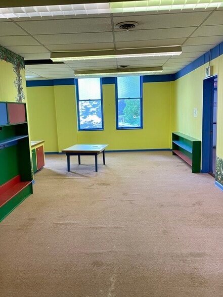 More Photos Of 212 N College Ave, Clarksville Religious Facility For Sale