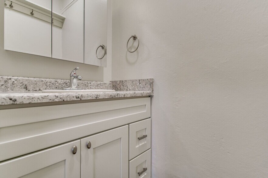 More Photos Of 1224 E Strong St, Pensacola Apartments For Sale