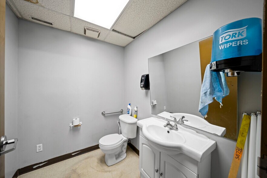 More Photos Of 8028 Edgar Industrial Cres, Red Deer Warehouse For Sale