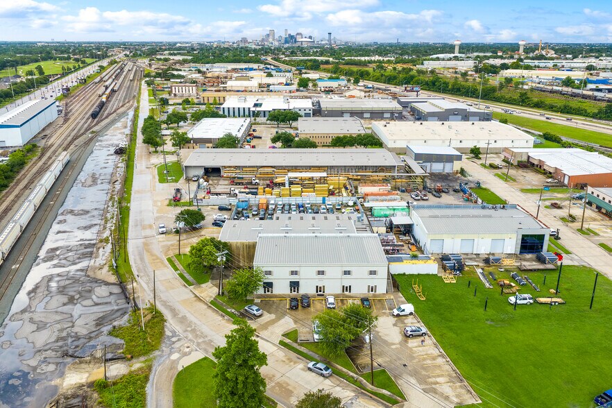 More Photos Of 1616 L And A Rd, Metairie Office For Lease