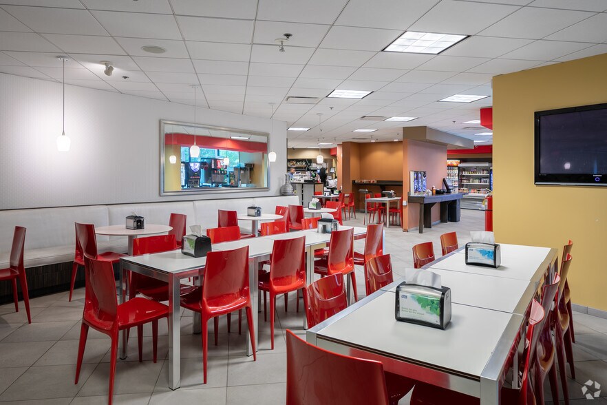 More Photos Of 1500-1600 Riveredge Pky NW, Atlanta Office For Lease