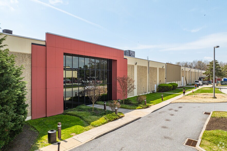 More Photos Of 105 Commerce Dr, Aston Township Warehouse For Lease