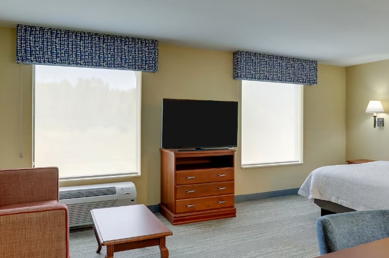 More Photos Of 5723 Heritage Crossing Dr, Glen Carbon Hotel For Sale