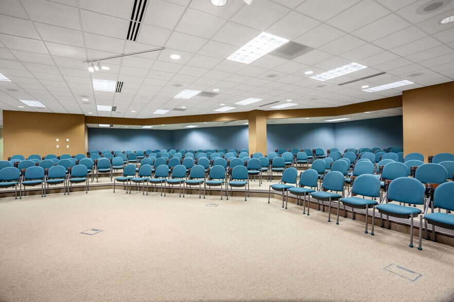 More Photos Of 303 E Republic Rd, Springfield Office For Lease