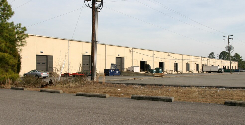 More Photos Of 4301-4329 November Ave, Richmond Distribution For Lease
