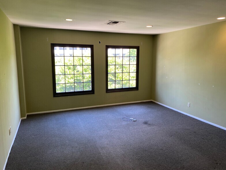 More Photos Of 1151-1157 S Beverly Dr, Beverly Hills Loft Creative Space For Lease