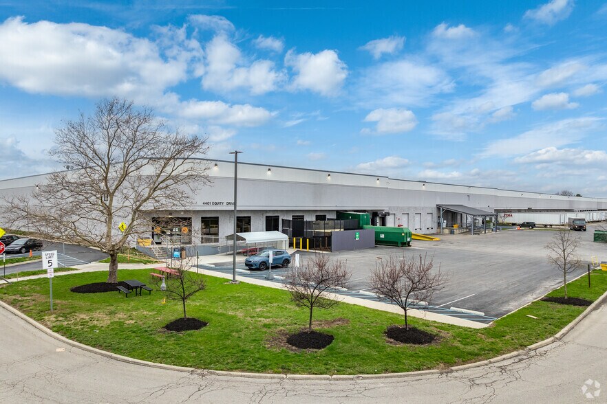Primary Photo Of 4401-4419 Equity Dr, Columbus Warehouse For Lease