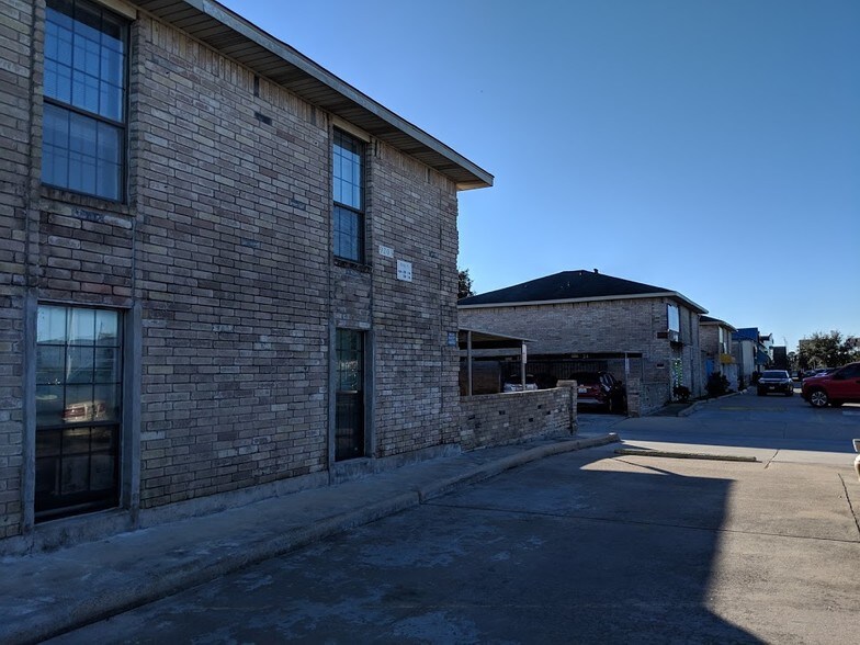 More Photos Of 9203 Bellaire Blvd, Houston Apartments For Lease